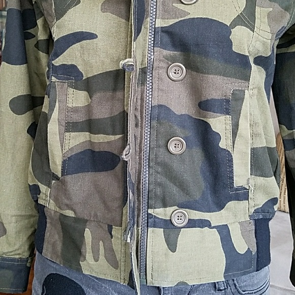 NWOT WOMEN'S HOODED CAMO PRINT JACKET - Picture 3 of 8